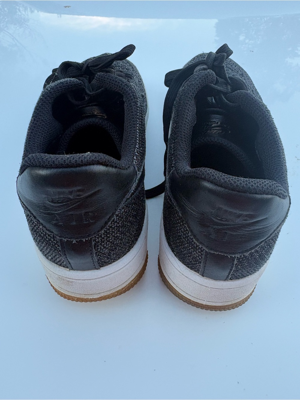 Nike women’s  Black and White Knit Low-Top Sneakers
